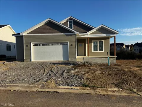 1482 Lake Front Blvd, North Lima, OH 44452