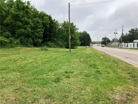 130 S Thomas Rd, Tallmadge, OH 44278