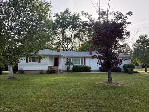 2849 Hoagland Blackstub Rd, Cortland, OH 44410