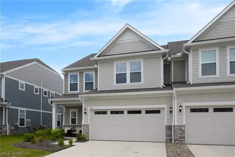 152 Lake Balaton Dr, Cleveland, OH 44128