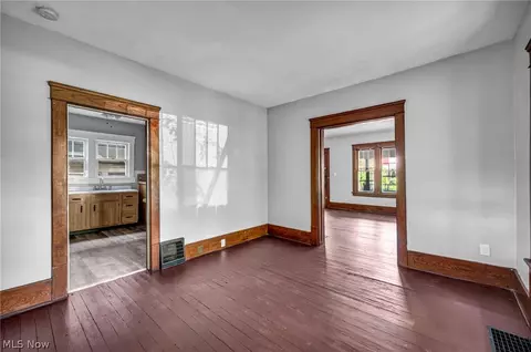 Living - 56 Vesper St, Akron, OH 44310 photo 4 of 6