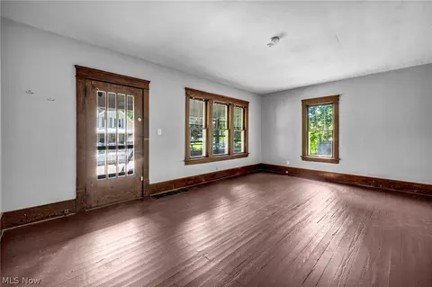 Living - 56 Vesper St, Akron, OH 44310 photo 5 of 6