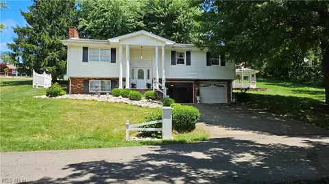 22 Orchard Dr, Martins Ferry, OH 43935