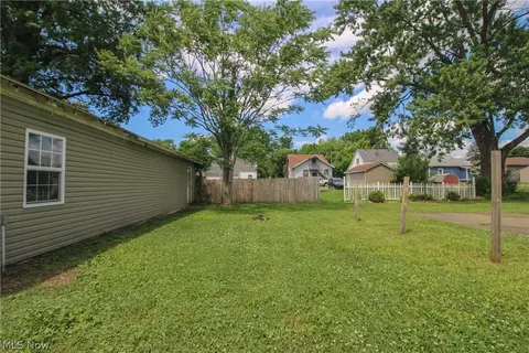 1654 Everett Ave, Poland, OH 44514 photo 6