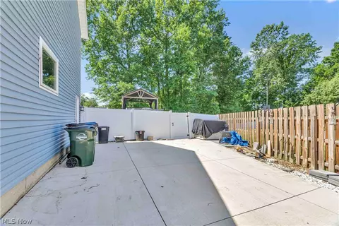 Exterior - 40087 Hope Ct, Elyria, OH 44035 photo 9 of 9