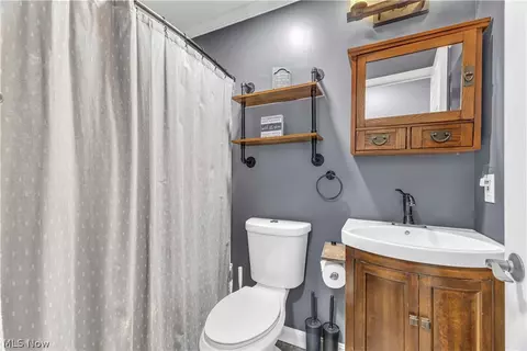 Bath - 40087 Hope Ct, Elyria, OH 44035 photo 3 of 3
