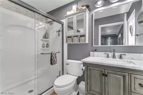 Bath - 40087 Hope Ct, Elyria, OH 44035 photo 2 of 3