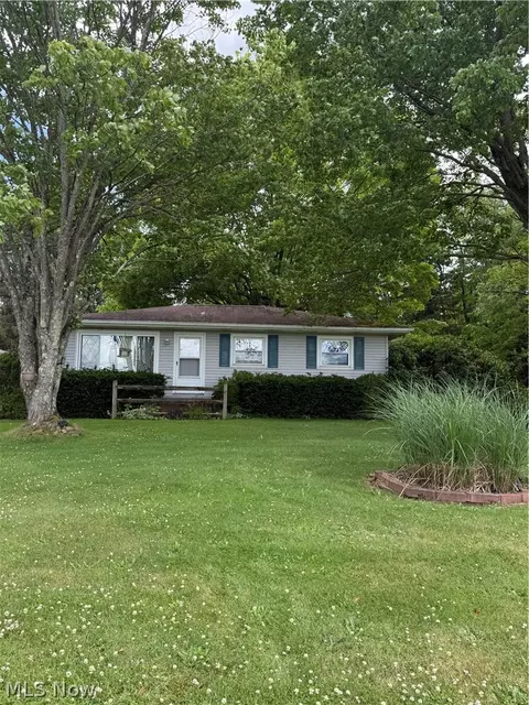 10993 Claridon Troy Rd, Chardon, OH 44024