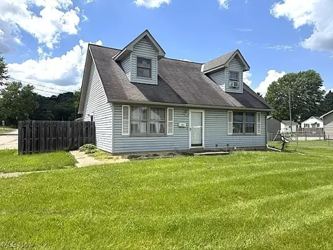 1645 Pine St, Zanesville, OH 43701