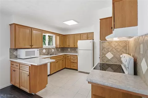 Kitchen - 3759 Ohio St, Perry, OH 44081 photo 2 of 6