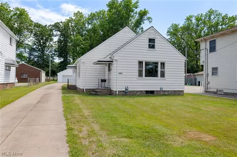 5203 Snow Rd, Parma, OH 44134