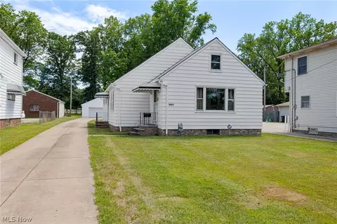 5203 Snow Rd, Parma, OH 44134
