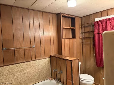 Bath - 1109 W 38th St, Ashtabula, OH 44004 photo 1 of 1