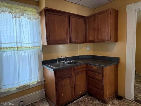 Kitchen - 1109 W 38th St, Ashtabula, OH 44004 photo 1 of 2