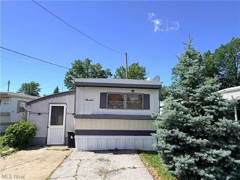 8316 Russell, Brooklyn, OH 44144