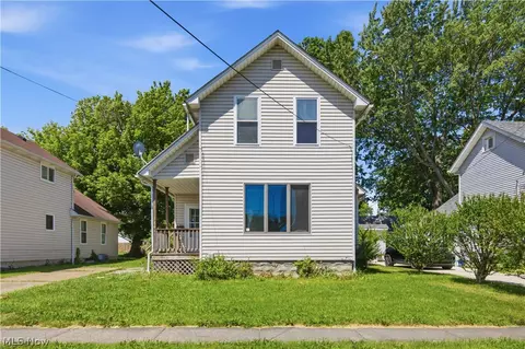 1756 Livingston Ave, Lorain, OH 44052