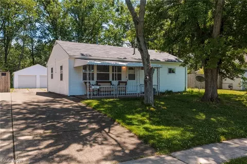 4147 Black River Cir, Lorain, OH 44055