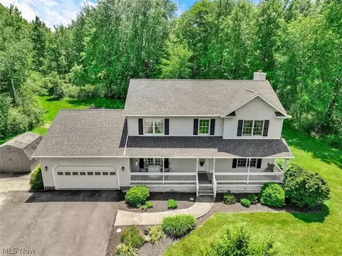 17800 Settlers Trl, Chagrin Falls, OH 44023