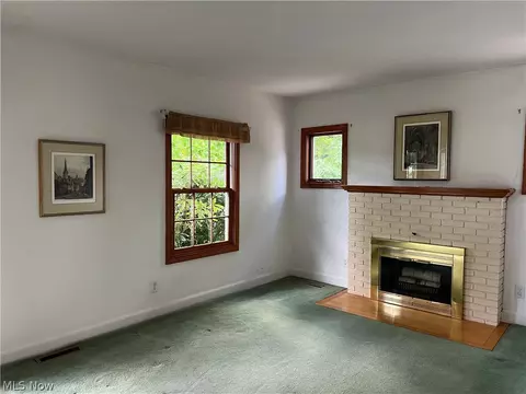 Living - 3317 Wilson Ave, Ashtabula, OH 44004 photo 6 of 9