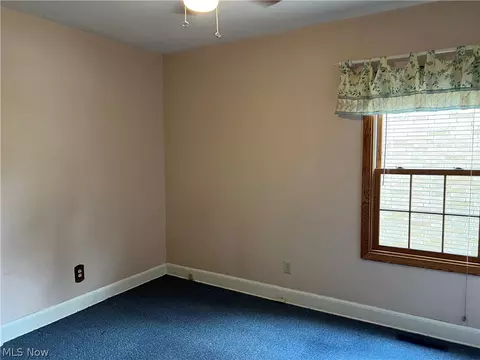 Bedroom - 3317 Wilson Ave, Ashtabula, OH 44004 photo 6 of 9