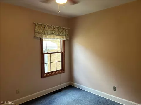 Bedroom - 3317 Wilson Ave, Ashtabula, OH 44004 photo 7 of 9