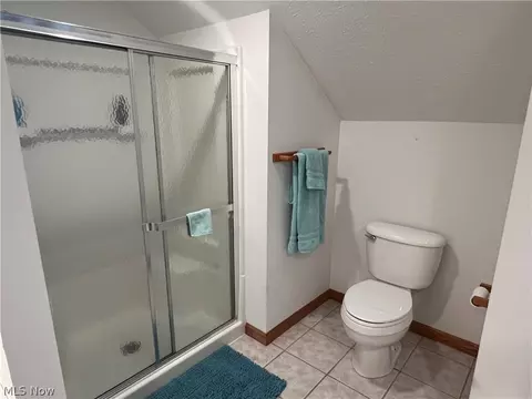 Bath - 3317 Wilson Ave, Ashtabula, OH 44004 photo 3 of 6