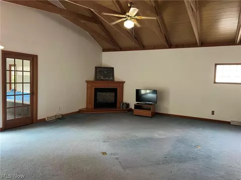 Living - 3317 Wilson Ave, Ashtabula, OH 44004 photo 2 of 9