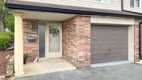 2051 Presidential Pkwy #27, Twinsburg, OH 44087