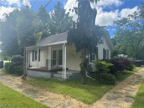 1604 E 27th St, Ashtabula, OH 44004