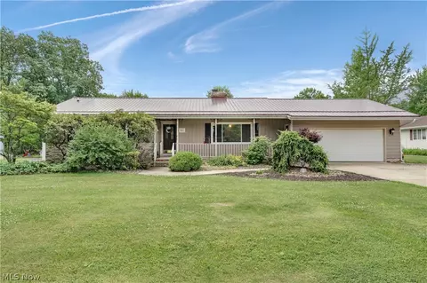 250 Greenridge Dr, Geneva, OH 44041