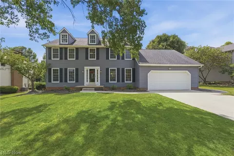 6093 Anchorport Cir NW, Canton, OH 44718