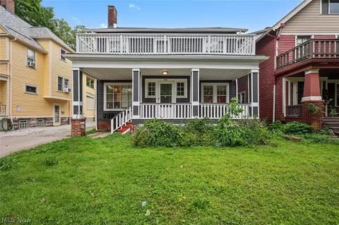 2313 Grandview Ave, Cleveland Heights, OH 44106