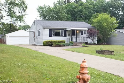 3894 Cannon Rd, Youngstown, OH 44515
