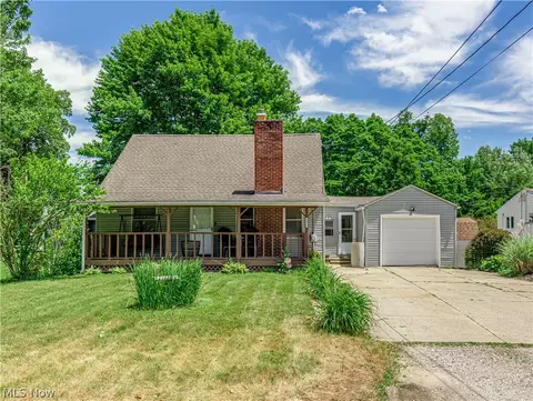 1435 Slagle Dr, Springfield, OH 44312