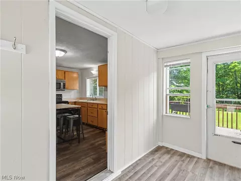 Entry Way - 1435 Slagle Dr, Springfield, OH 44312 photo 1 of 2
