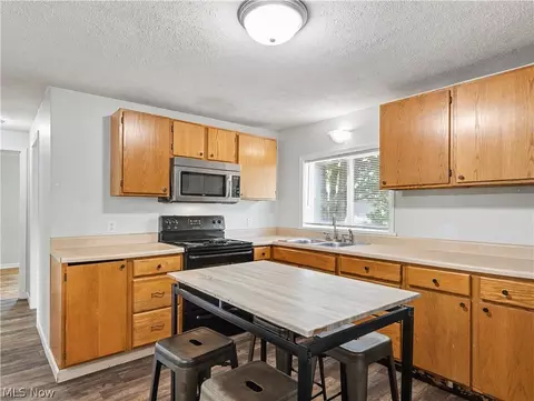 Kitchen - 1435 Slagle Dr, Springfield, OH 44312 photo 1 of 1