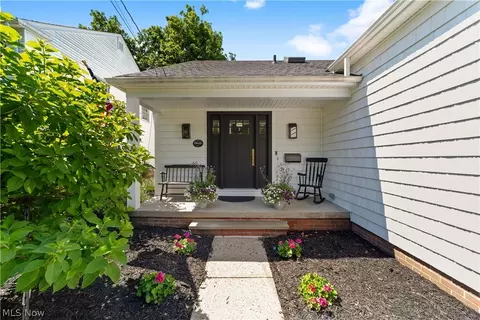 19125 E Shoreland Ave, Rocky River, OH 44116
