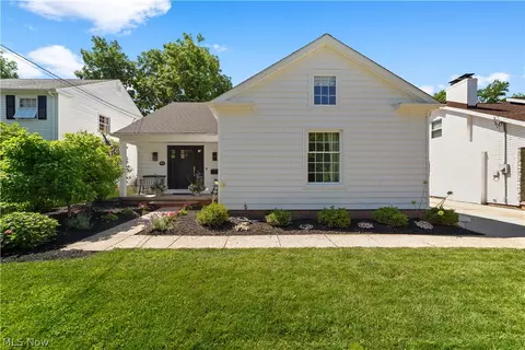 19125 E Shoreland Ave, Rocky River, OH 44116