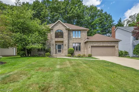 342 Woodbridge Gln, Richmond Heights, OH 44143