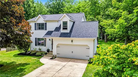 8680 Forestview Ave, Mentor, OH 44060