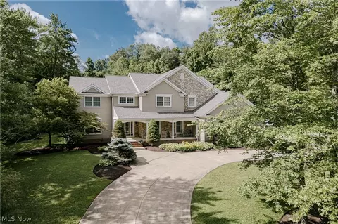 7775 Woodlands Trl, Chesterland, OH 44026