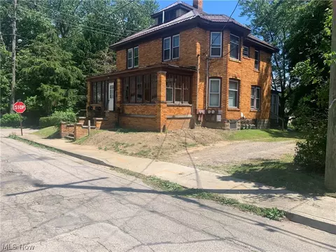 145 Grant St, Conneaut, OH 44030