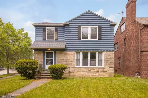 2374 Traymore Rd, University Heights, OH 44118