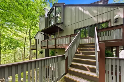 2189 Pinebrook Trl, Cuyahoga Falls, OH 44223