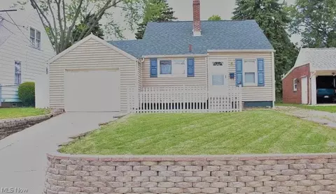 2731 Daleford Ave NE, Canton, OH 44705