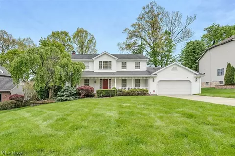 5901 Sharon Dr, Youngstown, OH 44512