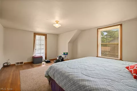 Bedroom - 406 Root Rd, Lorain, OH 44052 photo 5 of 12