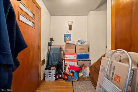 Entry Way - 406 Root Rd, Lorain, OH 44052 photo 1 of 2