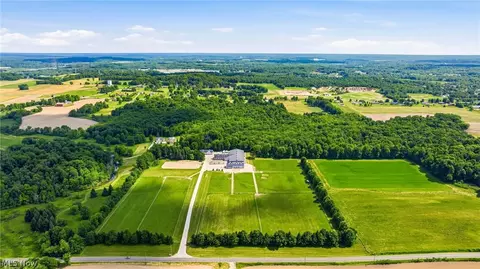 3126 Mennonite Rd, Mantua, OH 44255