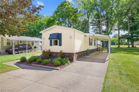 247 C St SW, Navarre, OH 44662